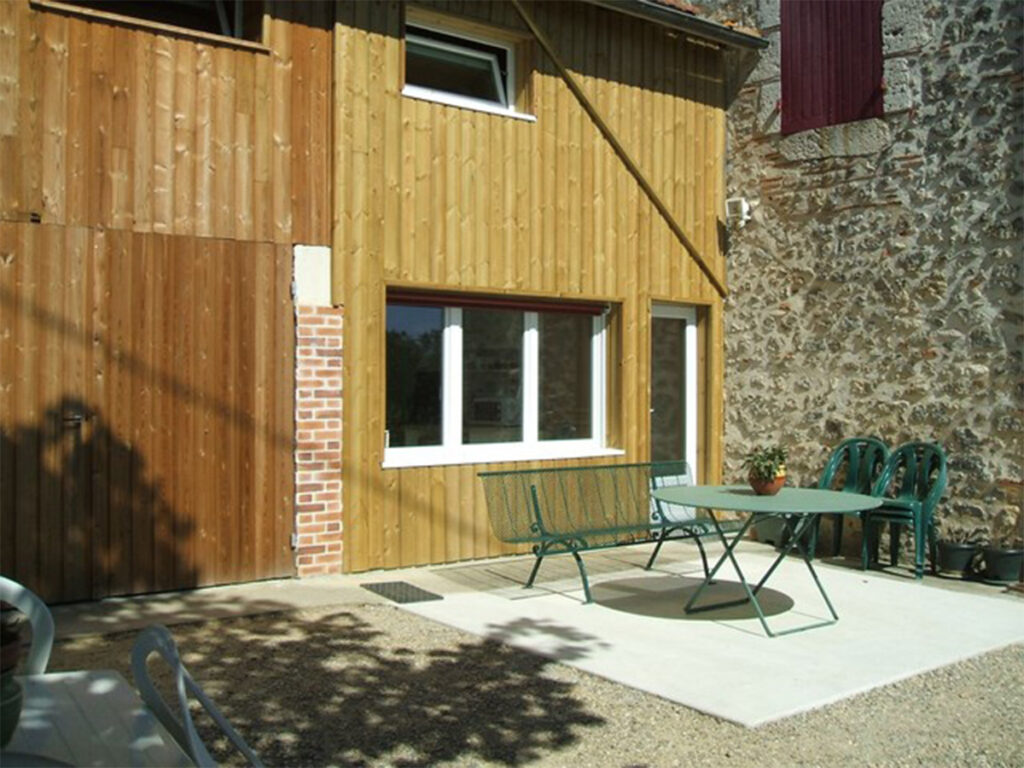 Terrasse du gite de La Vigneraie à Damazan